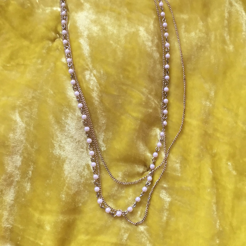Multilayered pearl necklace